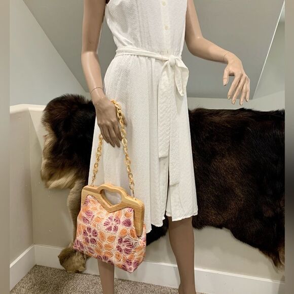 Free Coin Purse With Handmade Genuine Leather Floral Embossed Wooden Frame Bag - Picture 9 of 16